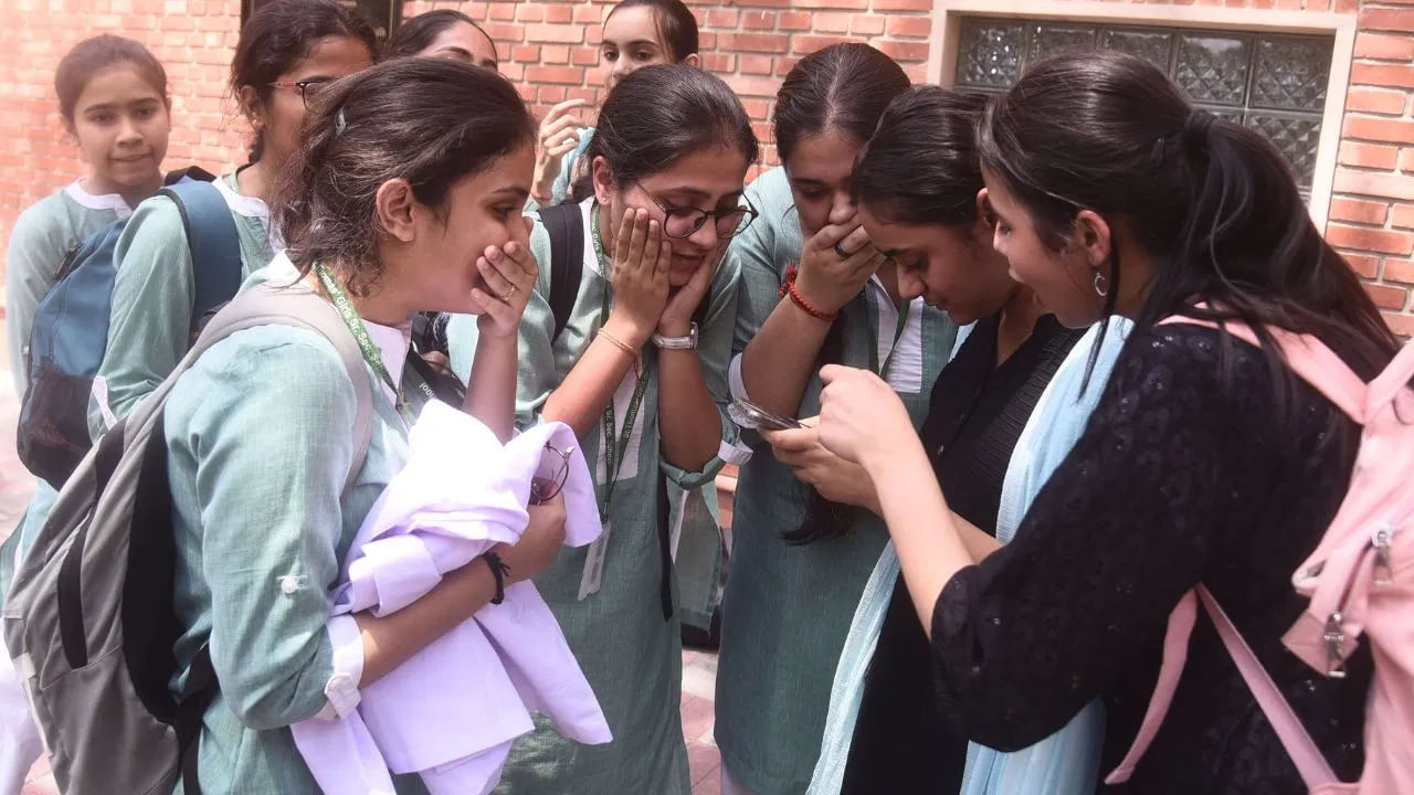 यूपी बोर्ड के पाठ्यक्रम में बदलाव, 10वीं और 12वीं में जोड़े गए एक और विषय