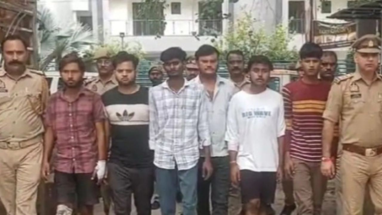 पैसों के लालच में क्लासमेट्स बने किडनैपर, एलएलबी स्टूडेंट बोले- 5 लाख अकाउंट में ट्रांसफर कर दो पैसों के लालच में क्लासमेट्स बने किडनैपर, एलएलबी स्टूडेंट बोले- 5 लाख अकाउंट में ट्रांसफर कर दो