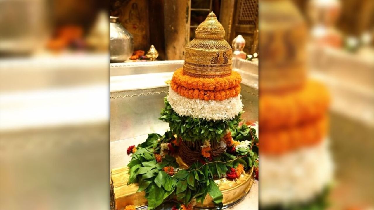 विश्वनाथ मंदिर में स्वतंत्रता दिवस पर तिरंगे से सजाया गया बाबा का विग्रह, भक्तों का उमड़ा सैलाब