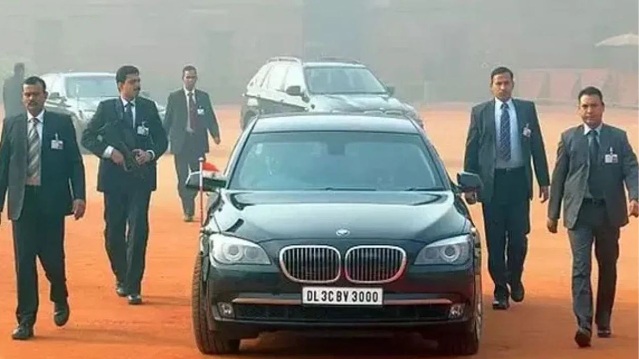 न MP- MLA, न कोई संवैधानिक पद… जलशक्ति मंत्री के बेटे को VIP प्रोटोकॉल, उठे सवाल न MP- MLA, न कोई संवैधानिक पद… जलशक्ति मंत्री के बेटे को VIP प्रोटोकॉल, उठे सवाल