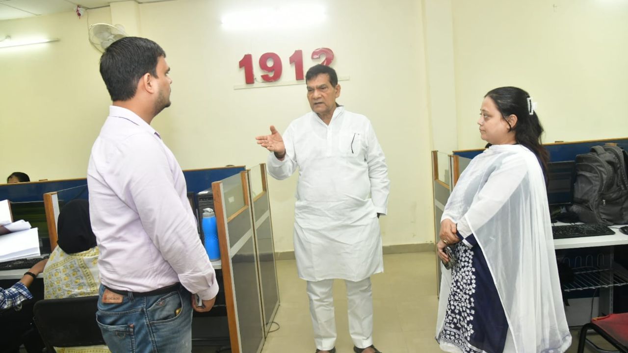 न छाता, न ही कोई सुरक्षा… बारिश में ऊर्जा मंत्री A.K शर्मा का औचक निरीक्षण, मिली ये शिकायत