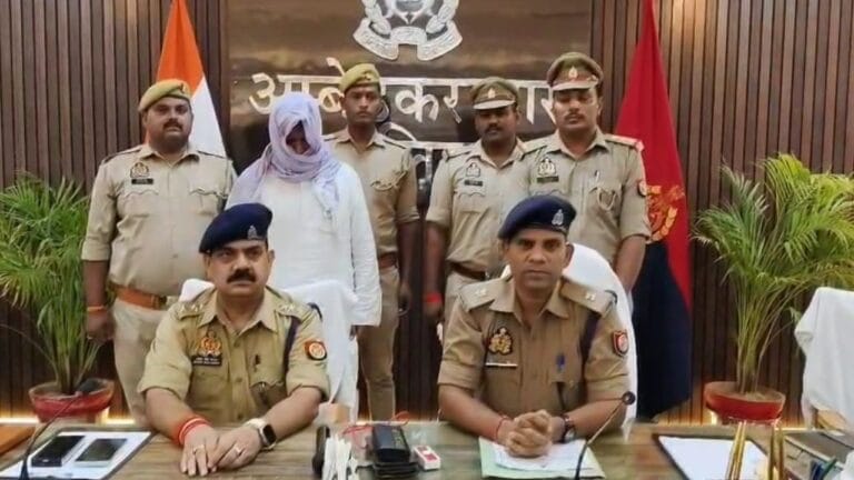 'अलिफ-बे' पढ़ाते छात्रा को दिल दे बैठा मौलवी… मौका लगते ले भागा