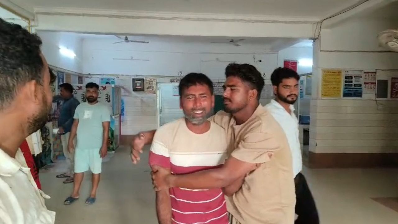 छिपाई थी पहली शादी की बात, पता चलने पर दूसरी पत्नी ने उठाया खौफनाक कदम; काट लिया प्राइवेट पार्ट छिपाई थी पहली शादी की बात, पता चलने पर दूसरी पत्नी ने उठाया खौफनाक कदम; काट लिया प्राइवेट पार्ट