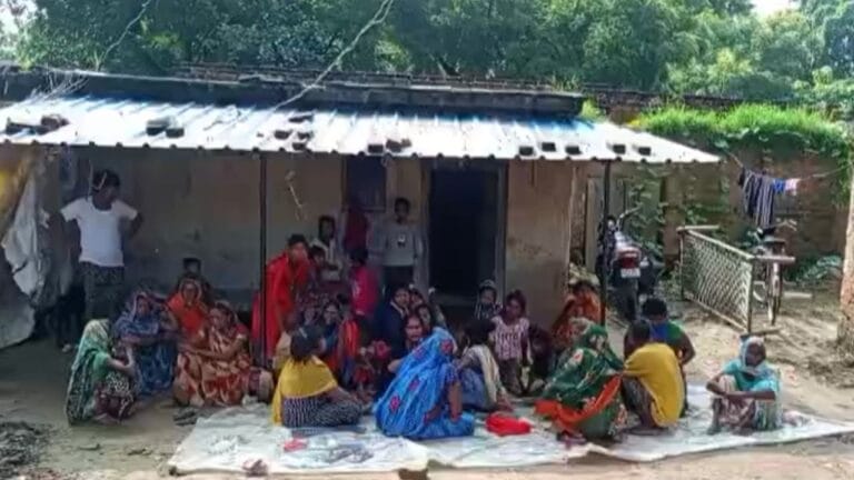 राखी बांधने मायके जाना चाहती थी पत्नी, पति से पूछा तो... मचा हड़कंप