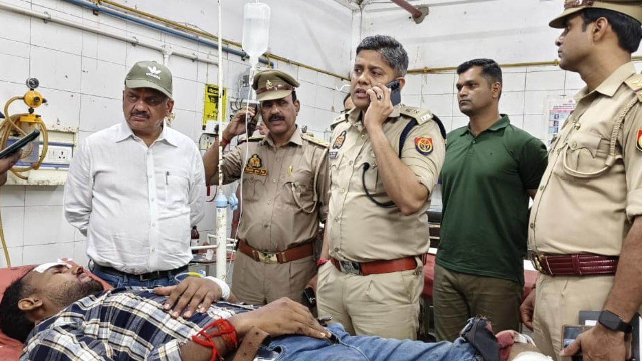 ट्रक में सामने से टक्कर, 4 लोगों की मौके पर मौत; जौनपुर में यमराज बनकर दौड़ी UP रोडवेज की बस ट्रक में सामने से टक्कर, 4 लोगों की मौके पर मौत; जौनपुर में यमराज बनकर दौड़ी UP रोडवेज की बस