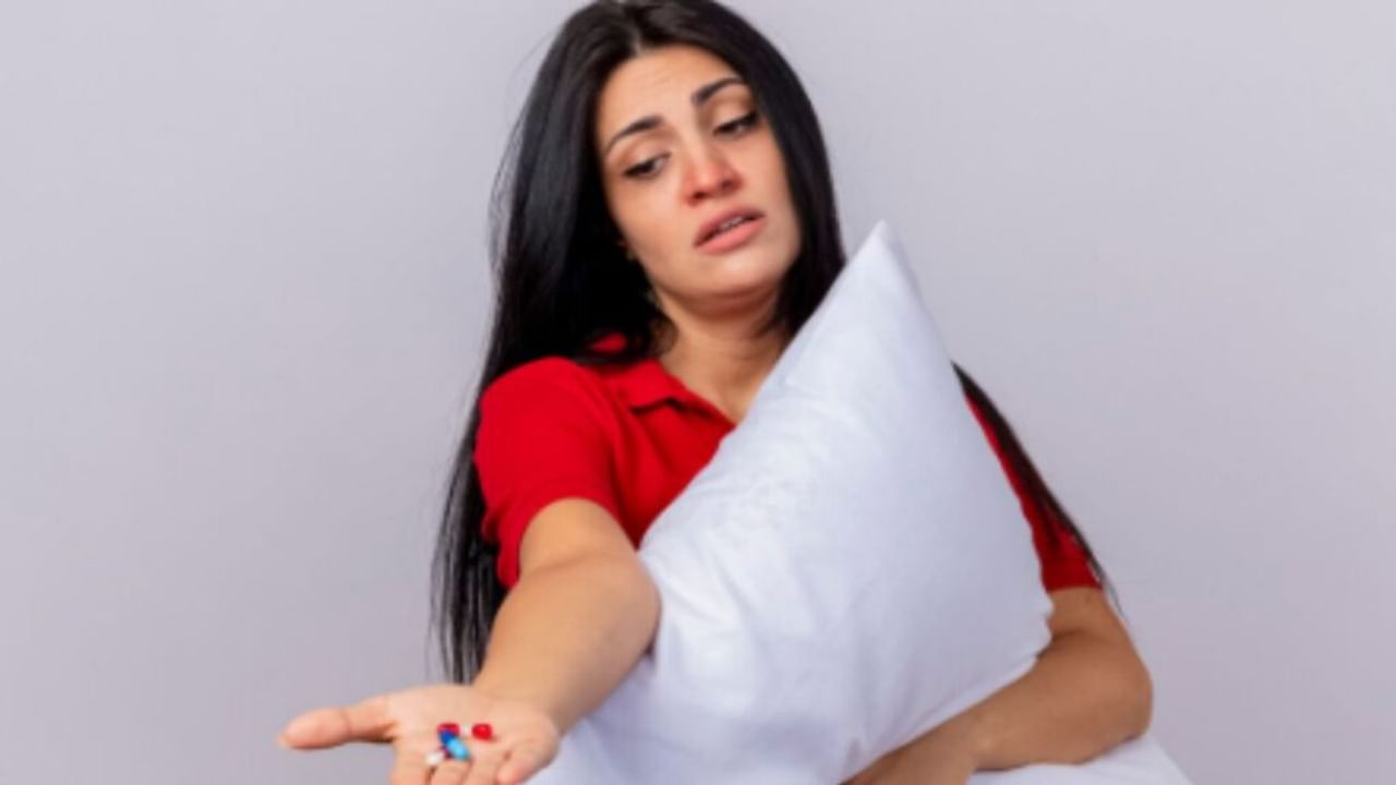 पीरियड्स रोकने के लिए दवाई खाना कितना खतरनाक?