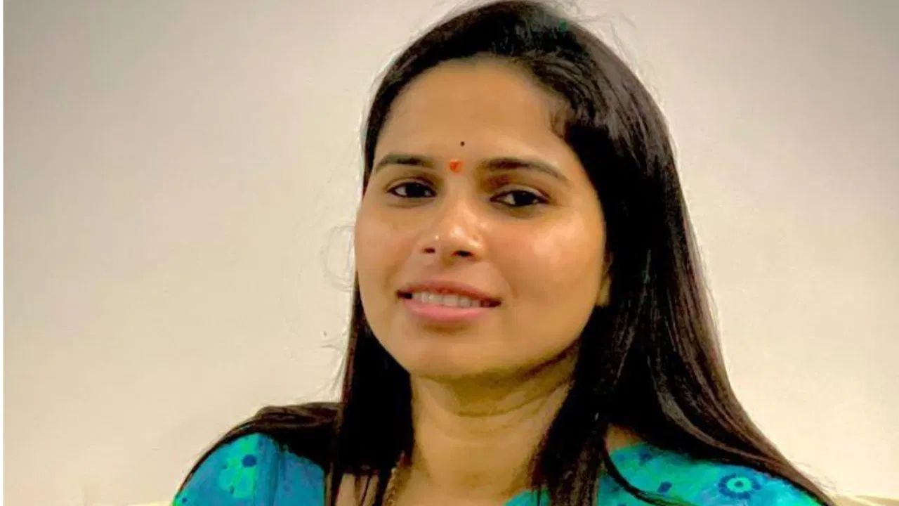 डीजीपी से मिलीं पूजा पाल, सोशल मीडिया पर अभद्र टिप्पणियों की शिकायत दर्ज डीजीपी से मिलीं पूजा पाल, सोशल मीडिया पर अभद्र टिप्पणियों की शिकायत दर्ज