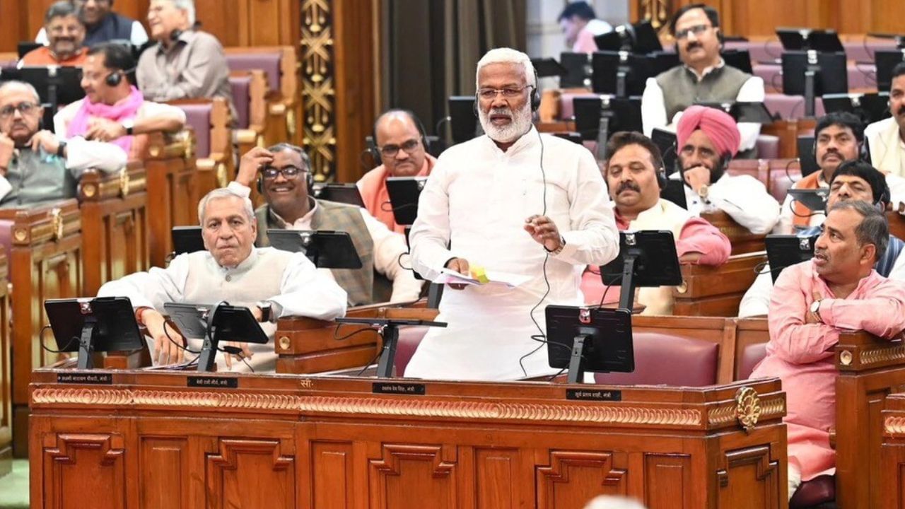 ‘बीवी की कसम खाओ’, योगी के मंत्री के जवाब पर भड़के सपा MLA, इस्तीफे की धमकी दी ‘बीवी की कसम खाओ’, योगी के मंत्री के जवाब पर भड़के सपा MLA, इस्तीफे की धमकी दी