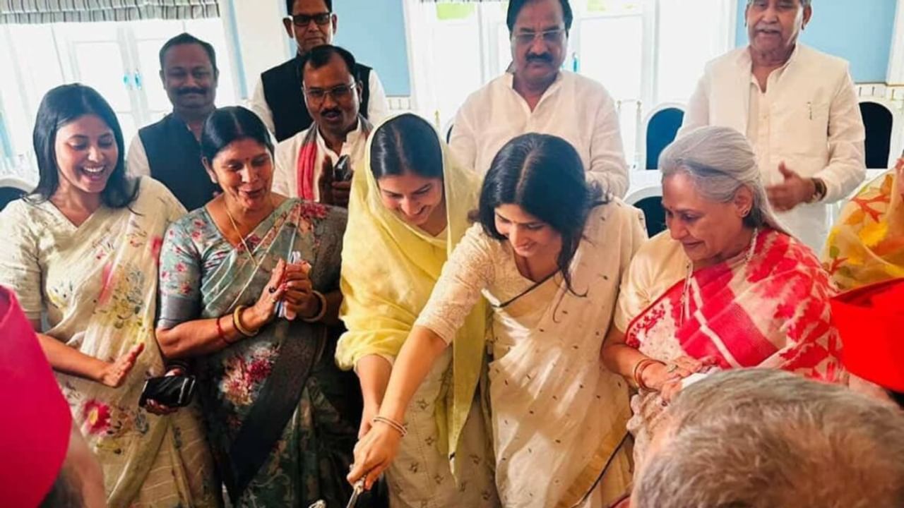 डिंपल-जया के साथ काटा केक, अखिलेश ने दिए 100 रुपये… कुछ यूं मना इकरा हसन का बर्थडे