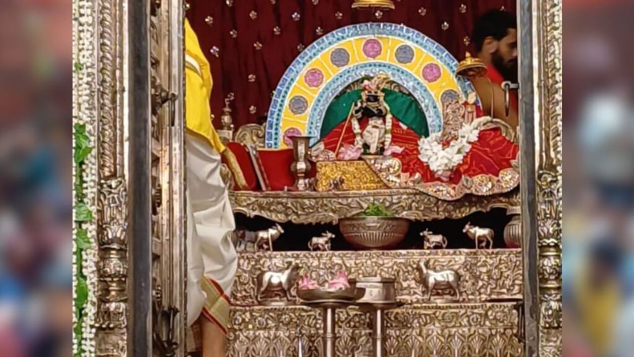 रात में नहीं, यहां दिन के 12 बजे मनाई जाती है जन्माष्टमी; वृंदावन में भगवान कृष्ण का ये अनोखा मंदिर