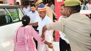 नहीं हुई सुनवाई तो DM के सामने चूहा मार दवा लेकर पहुंची महिला, मचा हड़कंप