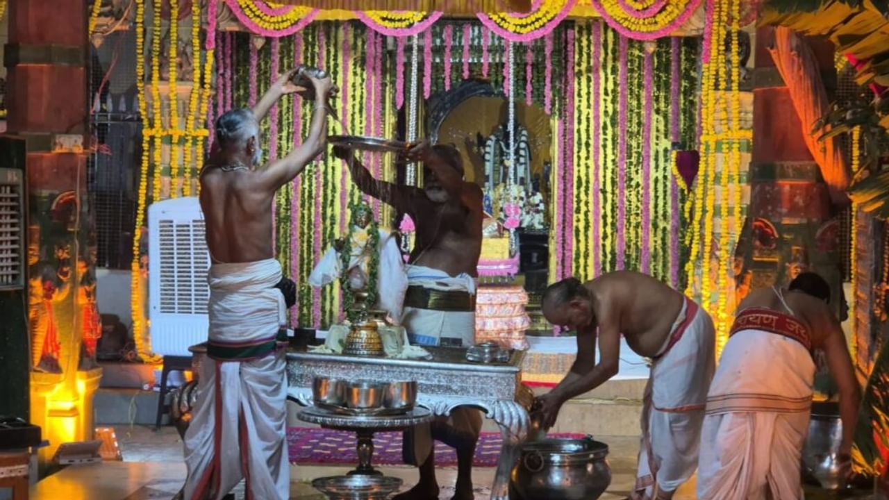 वृंदावन के इस मंदिर में दो दिन बाद क्यों मनी जन्माष्टमी? हैरान कर देगी परंपरा