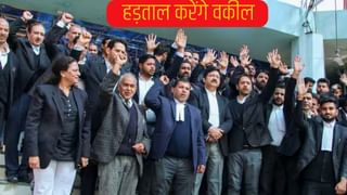 वाराणसी में वकीलों ने पुलिस को दिया अल्टीमेटम, शनिवार से हड़ताल पर रहेंगे