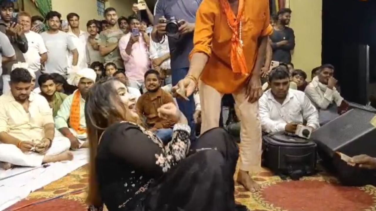 ‘इक परदेसी मेरा दिल ले गया…’खेरेश्वर मंदिर में देव छठ मेले पर थिरकी रशियन महिला