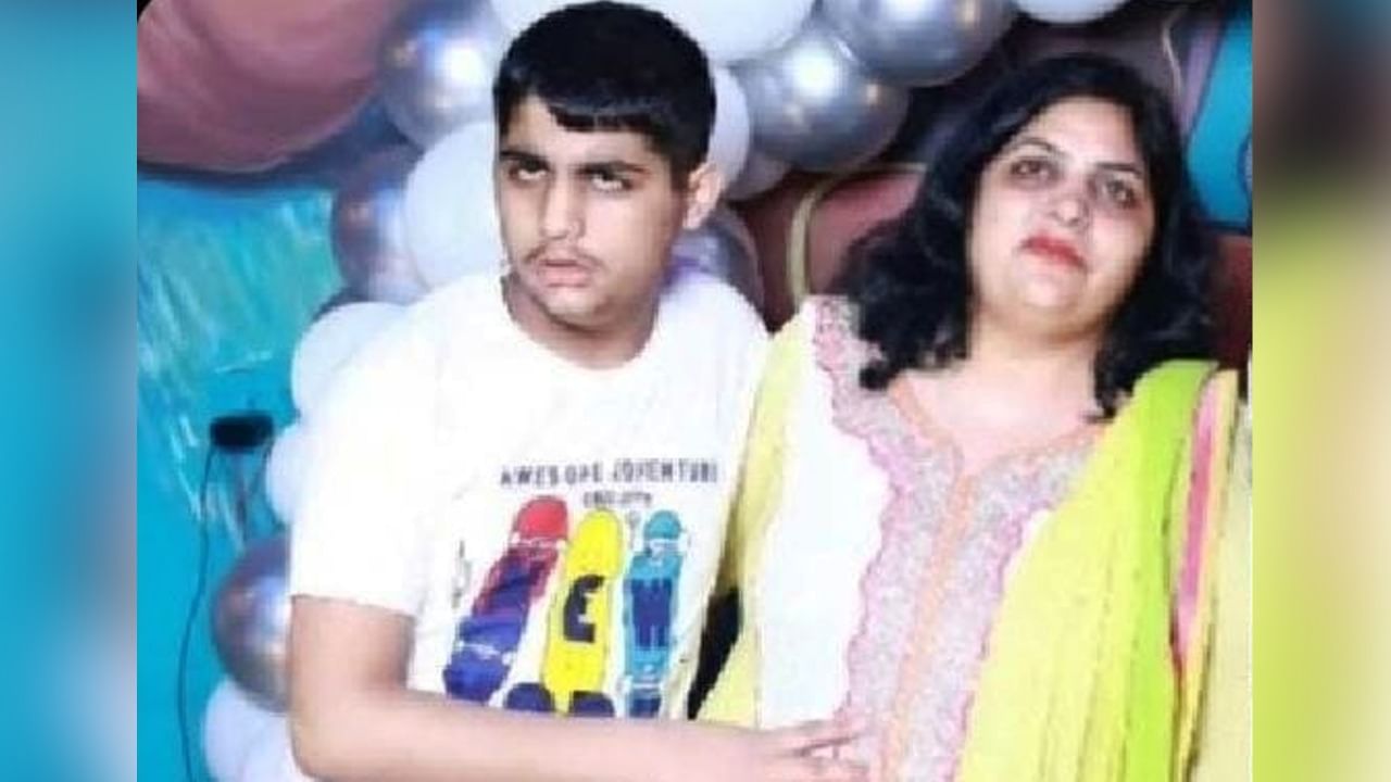 बिल्डिंग के 13वें मंजिल से कूदी मां, साथ में था 11 साल का बेटा… दोनों की मौत बिल्डिंग के 13वें मंजिल से कूदी मां, साथ में था 11 साल का बेटा… दोनों की मौत