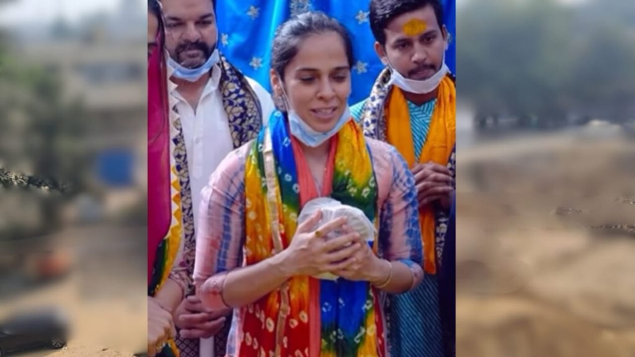 स्ट्रेस दूर करने के लिए साइना नेहवाल ने प्रेमानंद महाराज से पूछा सवाल