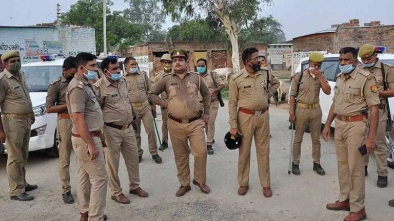 बरेली जिला अस्पताल से महिला कैदी फरार, 2 पुलिसकर्मी सस्पेंड; हड़कंप