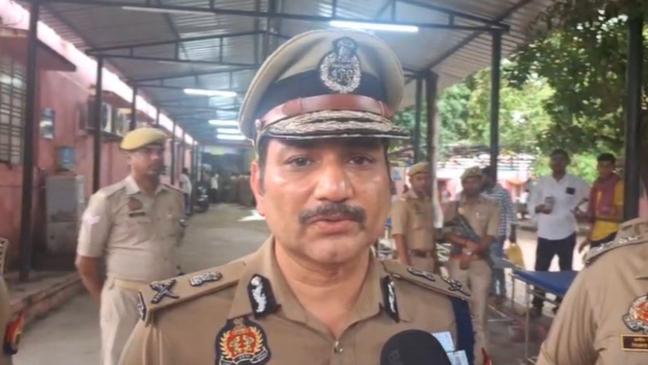 वाराणसी में वकील और पुलिस के बीच मारपीट की Inside Story, कमिश्नर बोले- आरोपियों को छोड़ेंगे नहीं