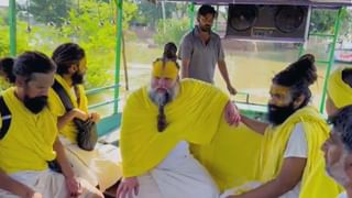 यमुने तूने ये क्या किया… वृंदावन में बाढ़ से संत प्रेमानंद निराश, दो घंटे स्टीमर में बैठकर किया भ्रमण