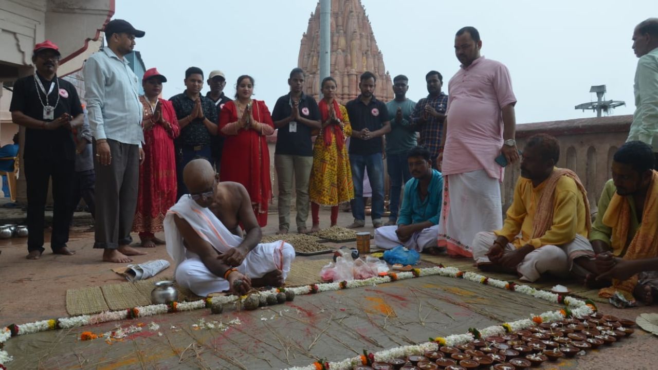 काशी में 1 लाख से अधिक अजन्मी बेटियों के लिए श्राद्ध! भ्रूणहत्या के खिलाफ जागरूकता की अनूठी पहल