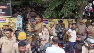 वाराणसी में वकील और पुलिसवाले आमने- सामने, एक दरोगा और दो सिपाहियों की हुई जमकर पिटाई