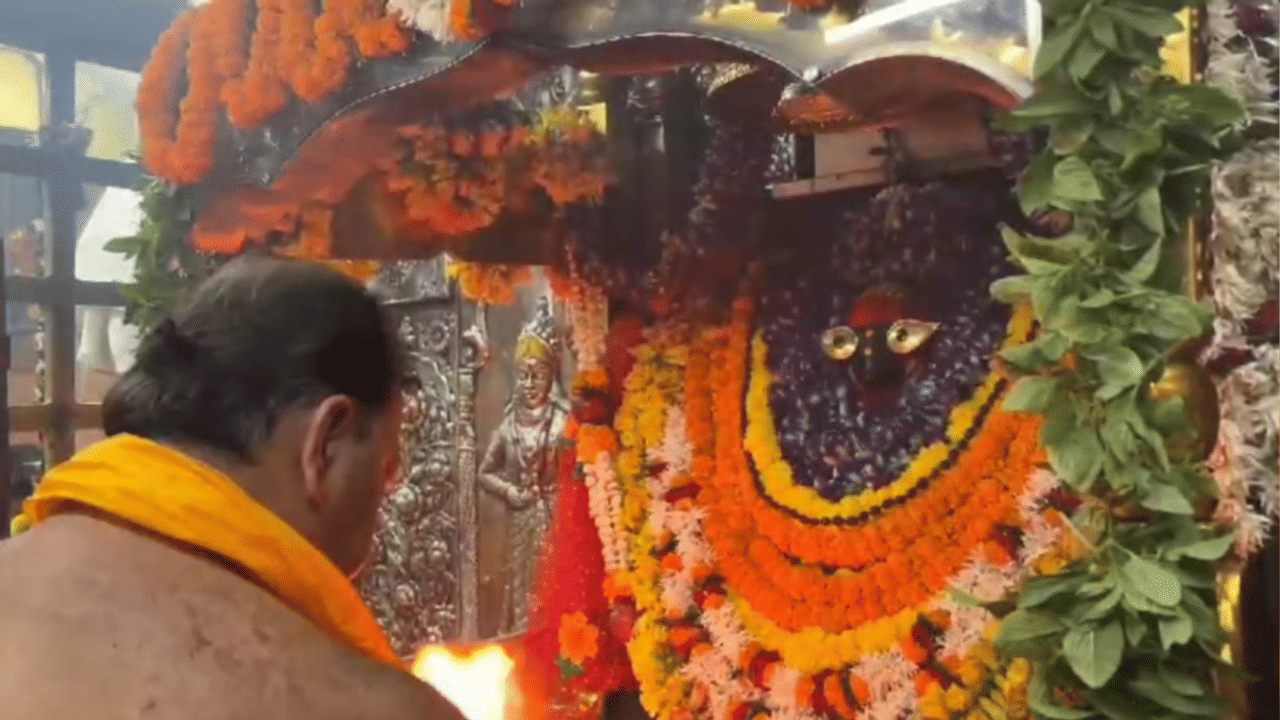 इन 3 मंदिरों में दर्शन से पूरी होती है विंध्याचल यात्रा, देखें त्रिकोण परिक्रमा की अद्भुत तस्वीरें