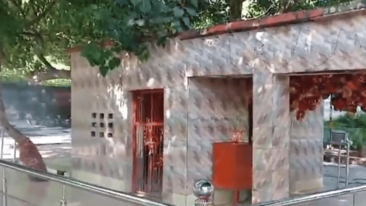 यूपी के इस मंदिर में एक साथ माथा टेकते हैं हिंदू और मुस्लिम, जानें क्या है इतिहास; PHOTOS