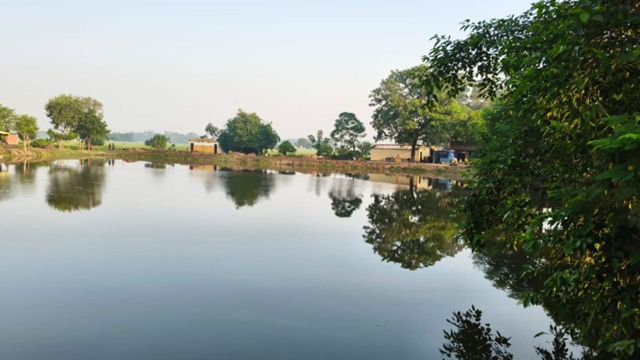 चंदौली के इस सरोवर में स्नान करने से भर जाती है गोद! 300 साल पुरानी परंपरा; Photos