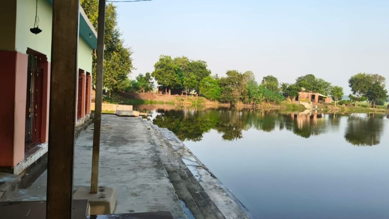 चंदौली के इस सरोवर में स्नान करने से भर जाती है गोद! 300 साल पुरानी परंपरा; Photos