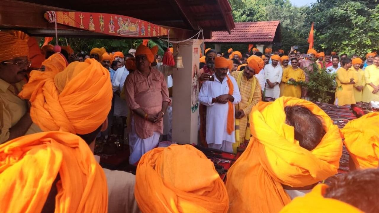 दशहरा पर शस्त्र पूजन कर फिर चर्चा में राजा भैया, पत्नी भानवी कुमारी ने जारी किया वीडियो