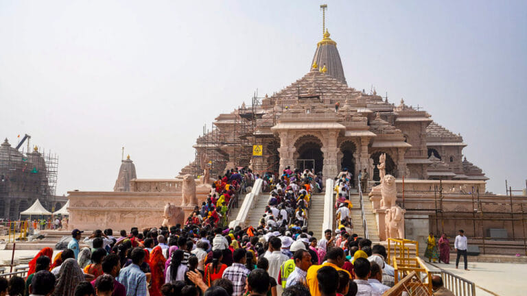 अयोध्या: इस दिन बंद रहेंगे मठ-मंदिर, केवल 30 मिनट ही रामलला के दर्शन