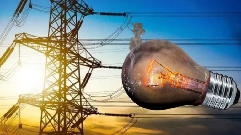 निलंबित जेई और संविदाकर्मी के भरोसे लखनऊ में चलेगी बिजली! काम पर लौटे