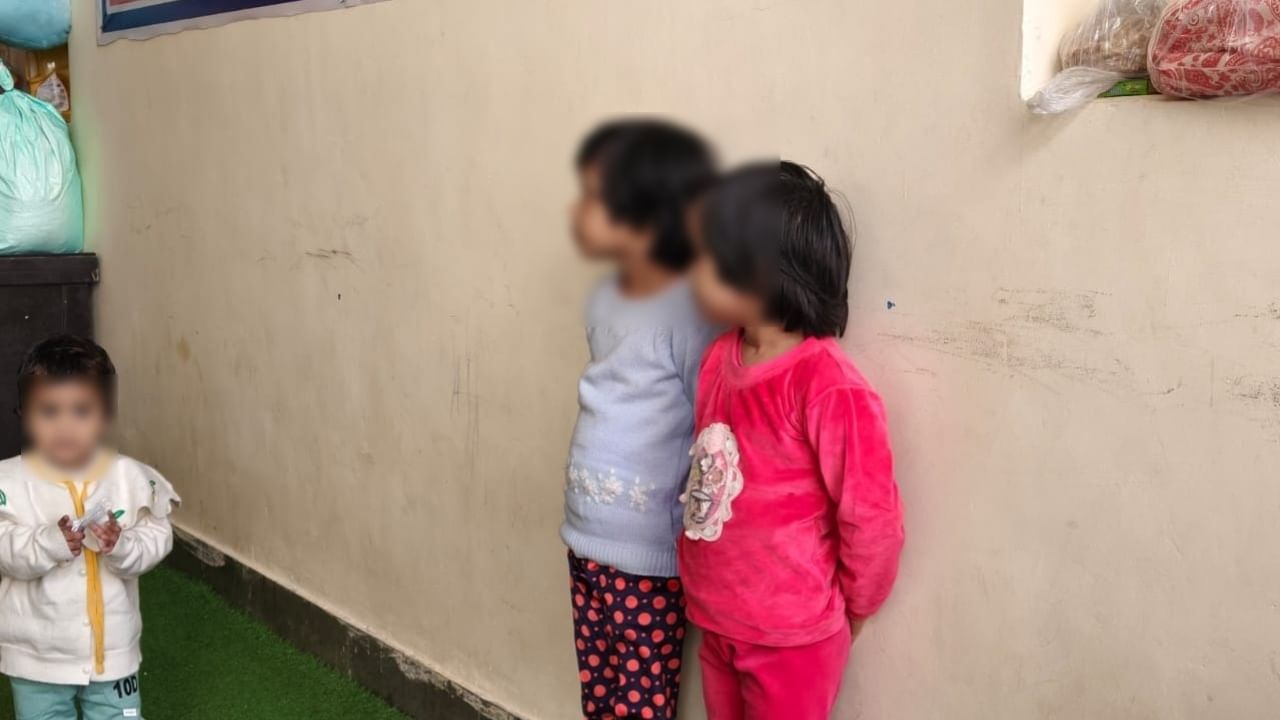 असली मां-बाप ने ठुकराया, विदेशी मम्मी-पापा ने गोद लिया, तीन नन्ही जानों को मिला नया परिवार