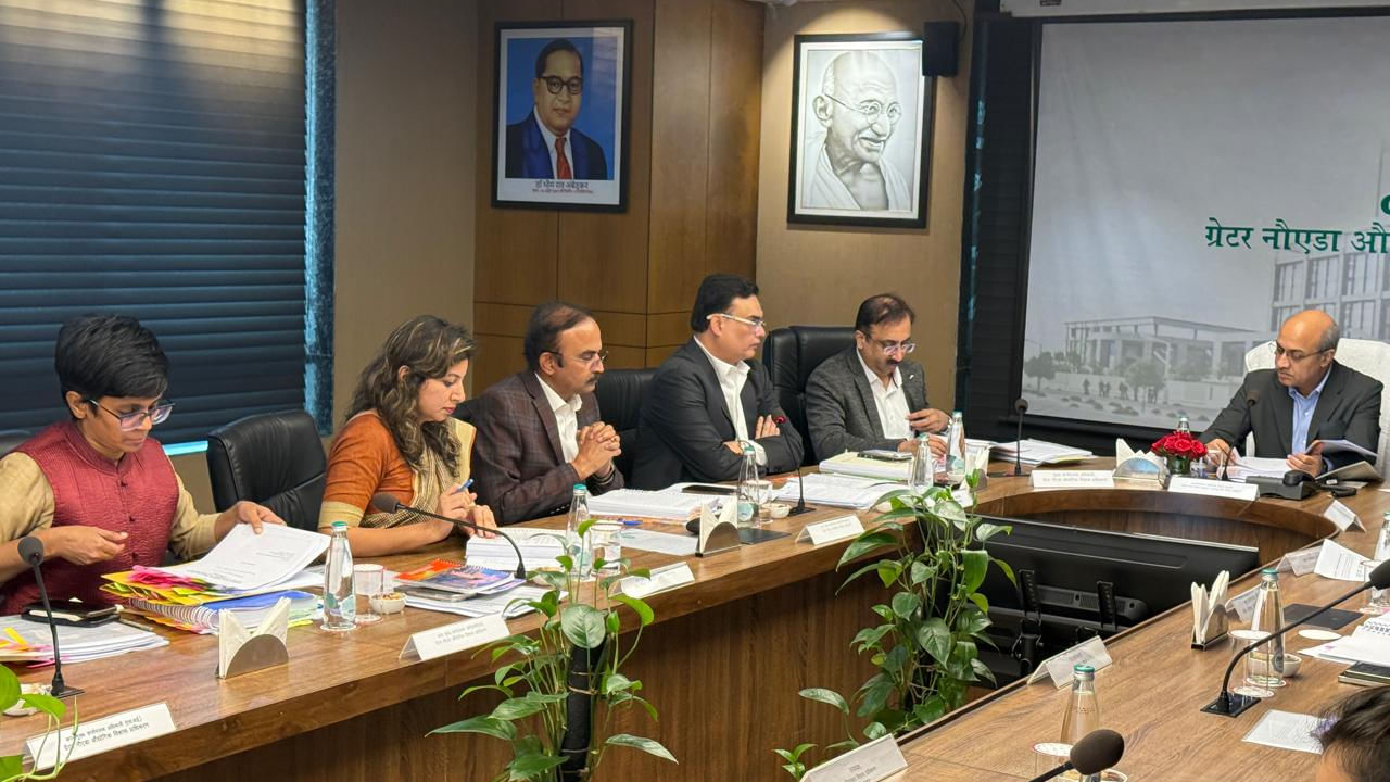 13 बिल्डर रडार पर, 18000 से अधिक खरीदारों को मिलेगा घर; एक्शन में ग्रेटर नोएडा प्राधिकरण