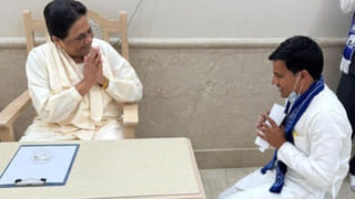 बिहार के इकलौते BSP विधायक ने मायावती से की मुलाकात, घुटनों पर बैठकर जताया आभार; फोटो वायरल