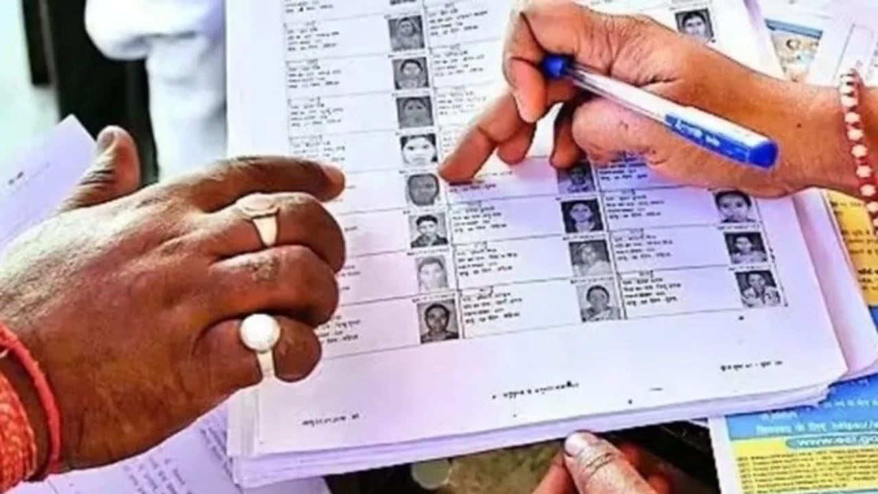 यूपी में 61 प्रतिशत मतदाता सूची का डिजिटाइजेशन पूरा, अब 5 दिन ही बचे; काम में तेजी लाने के निर्देश