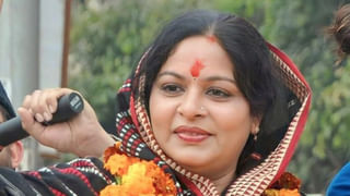 SIR के बीच सांसद रुचि वीरा की बैठक, सपा कार्यकर्ताओं को दी घर-घर पहुंचने की नसीहत