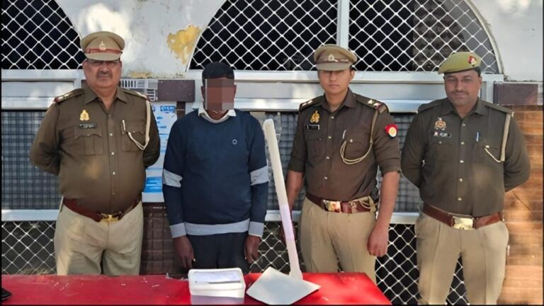 बहू से थे ससुर के अवैध संबंध, बेटा बना रोड़ा तो फावड़े से काट डाला…