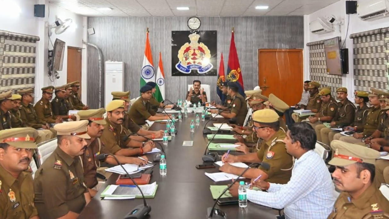 वाराणसी के 25 दरोगाओं पर क्यों गिरी गाज? पुलिस कमिश्नर ने विभागीय जांच के दिए आदेश