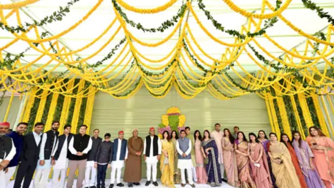 सेरिंग संग शादी के बंधन बंधेंगे आर्यन, चचेरे भाई की हल्दी के रस्म में पहुंचे अखिलेश यादव, PHOTOS