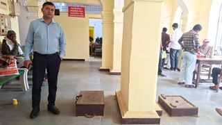 ना जंग लगने का डर, न वेल्डिंग मशीन से कटने का खतरा; बलिया की ट्रेजरी में आज भी है अंग्रेजों की तिजोरी