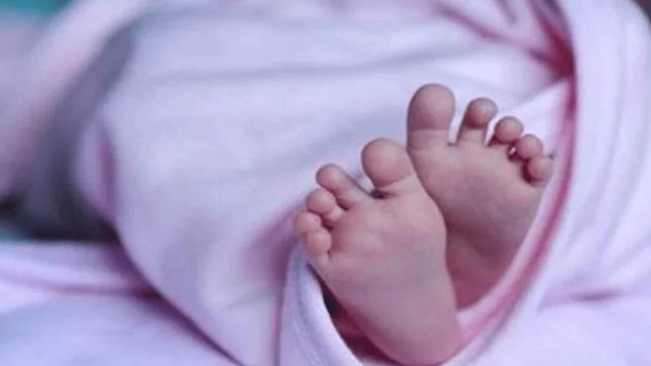 मासूम की पीठ पर उगी थी 14 cm लंबी पूंछ, बजरंगबली मानकर पूज रहे थे मां-बाप, डॉक्टरों ने ऐसे बचाई जान