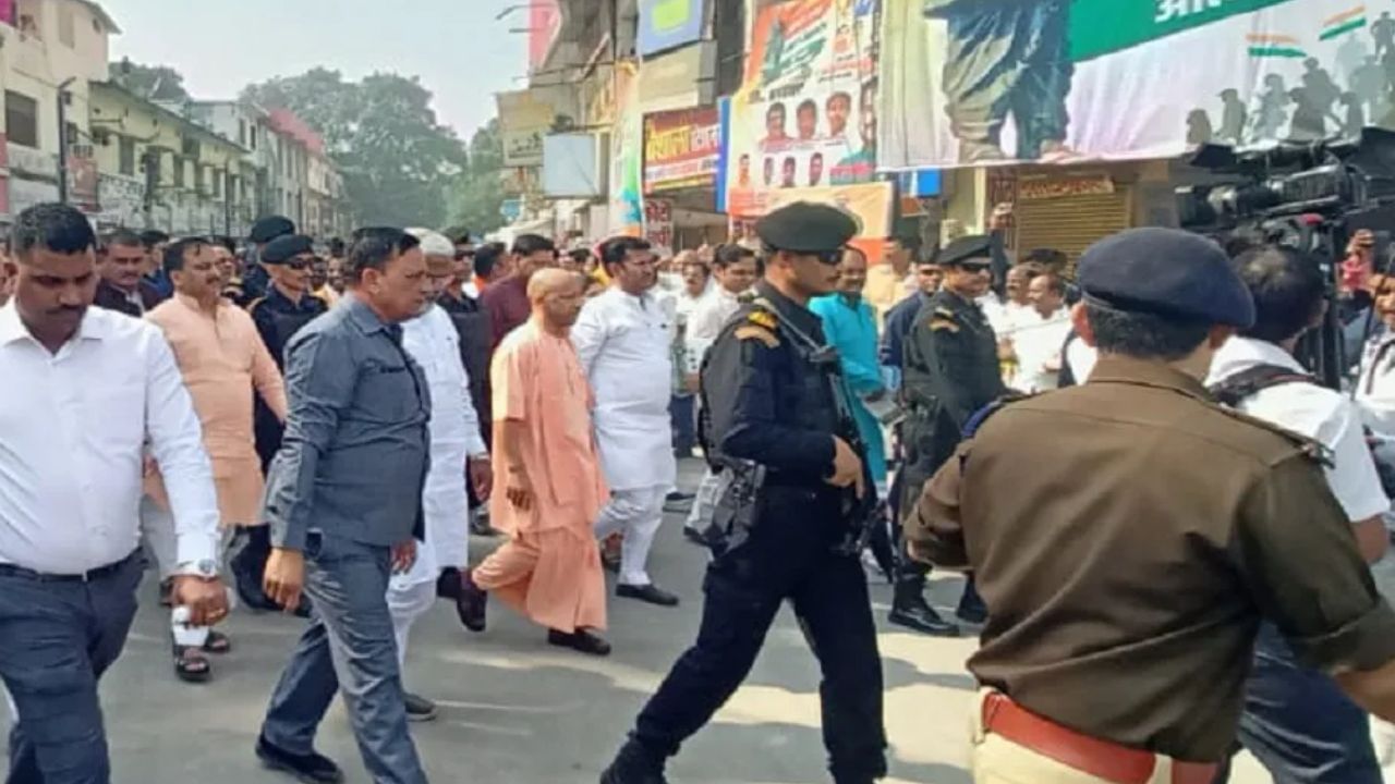 UP के स्कूलों में अनिवार्य होगा ‘वंदे मातरम’, एकता यात्रा में गरजे CM योगी, बोले- दफनाने होंगे विभाजनकारी इरादे
