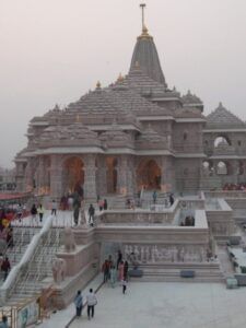 भव्यता ऐसी कि नजर न हटे! ध्वजारोहण से पहले सामने आईं राम मंदिर की मनमोहक तस्वीरें