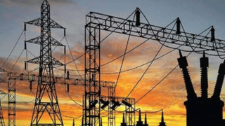 बिजली के कामों में लापरवाही बरती तो खैर नहीं, UPPCL चेयरमैन ने इन जिलों के चीफ इंजीनियर्स को दी चेतावनी