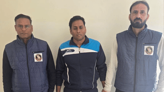 ‘मैं RAW का स्पेशल ऑफिसर हूं’ बोलकर ठगता था, नोएडा में 5 पैन कार्ड-दो आधार, 20 बैंकों वाला शख्स को STF ने ऐसे धर दबोचा