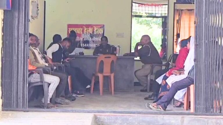 गया था बेटे के लिए बहू देखने, हो गया समधन से प्यार; फिर जो हुआ…