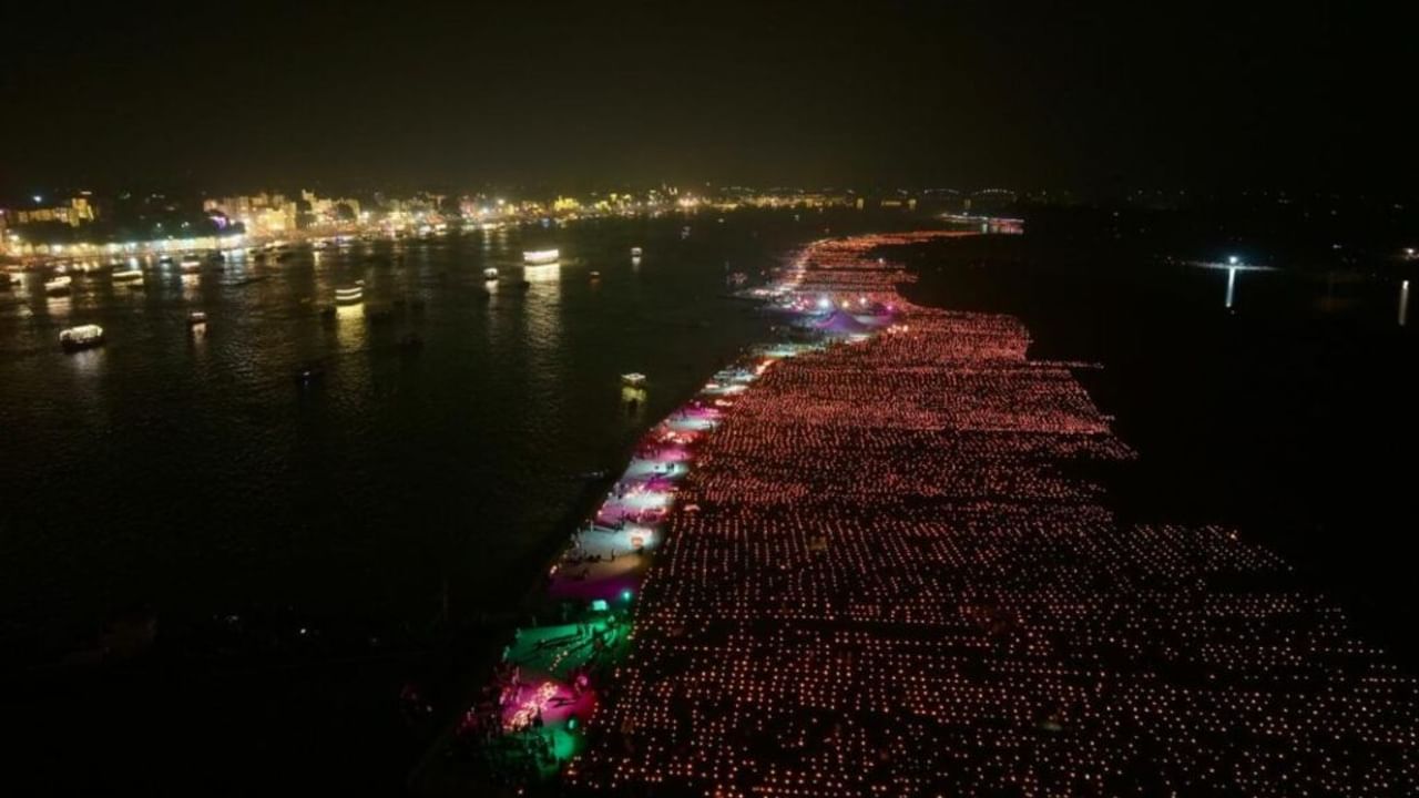 फीका पड़ गया स्वर्ग का वैभव, 20 लाख दीयों की रोशनी में निखर उठी काशी; देखें देव दीपावली की तस्वीरें