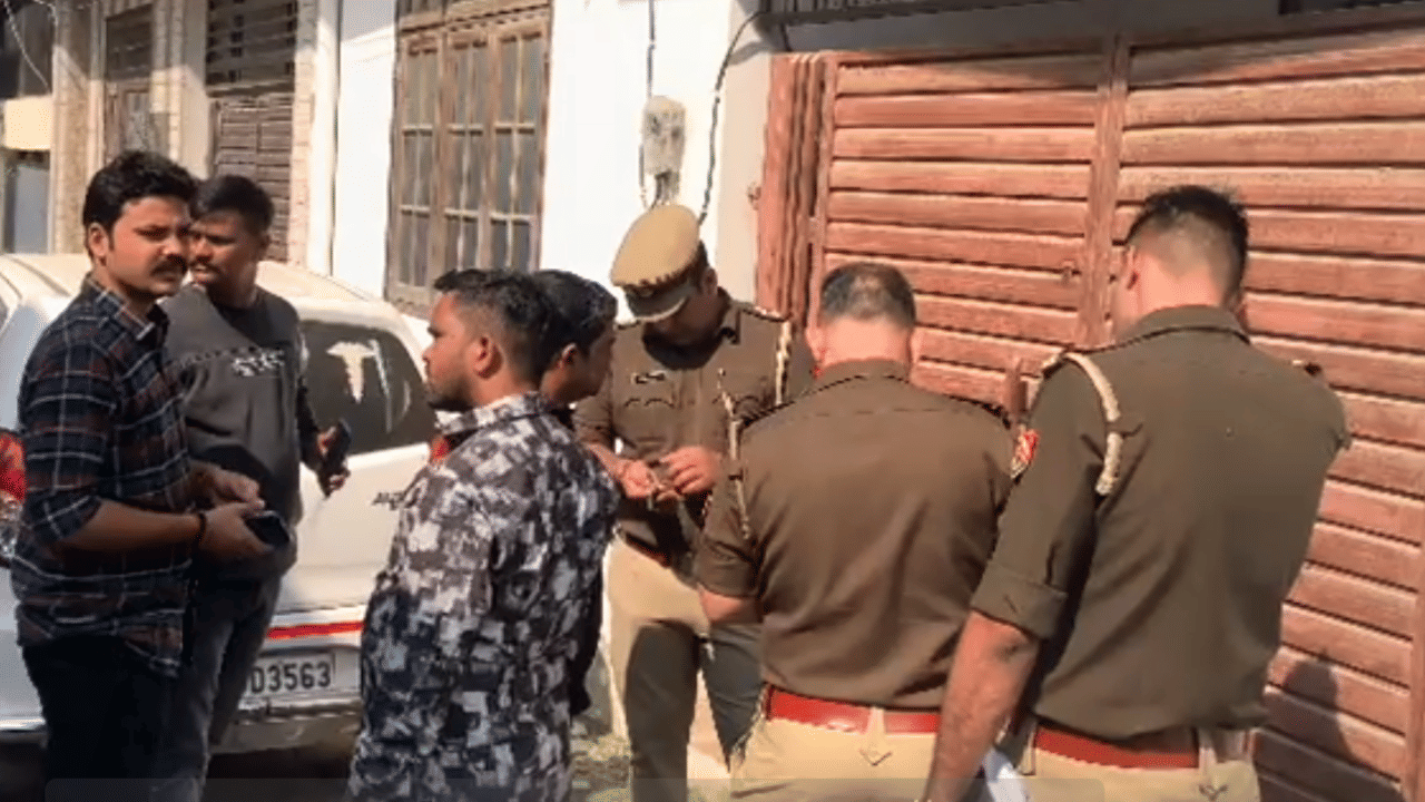 लखनऊ में डॉक्टर के घर पर ATS और J&K पुलिस का छापा, दिल्ली ब्लास्ट से कनेक्शन