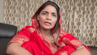 नेहा सिंह राठौड़ की मुश्किलें बढ़ीं, जमानत याचिका खारिज, अरेस्ट करने के लिए खोज रही पुलिस